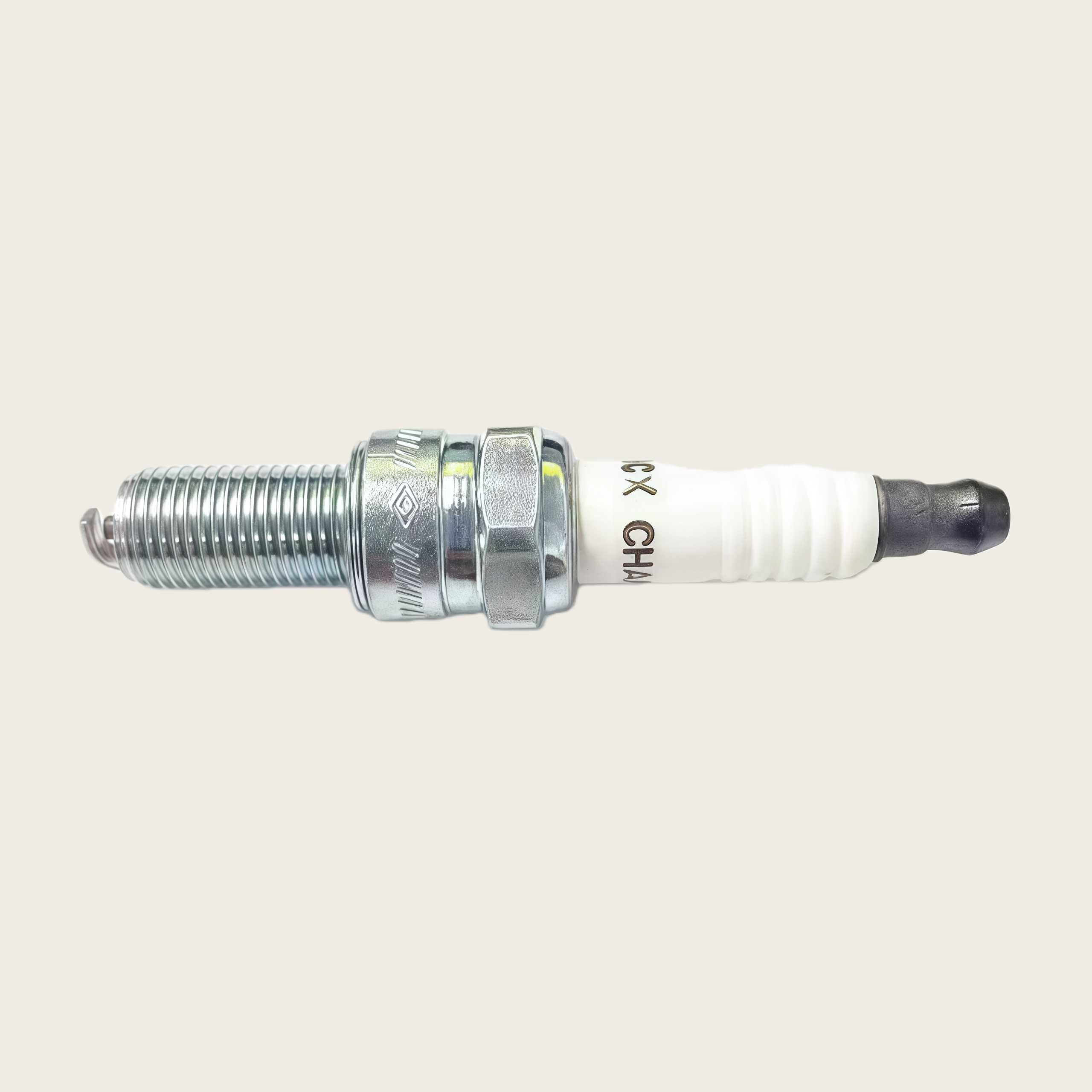 オリジナルオートバイスパークプラグ ベネリ752S BJ75 - Motorcycle Spark Plug のレビューと価格
